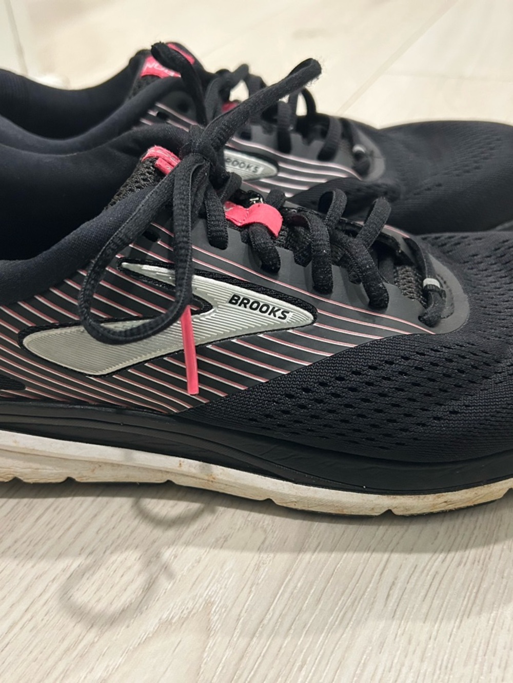 Brooks Women's Black and Pink Running Shoes Addiction 14